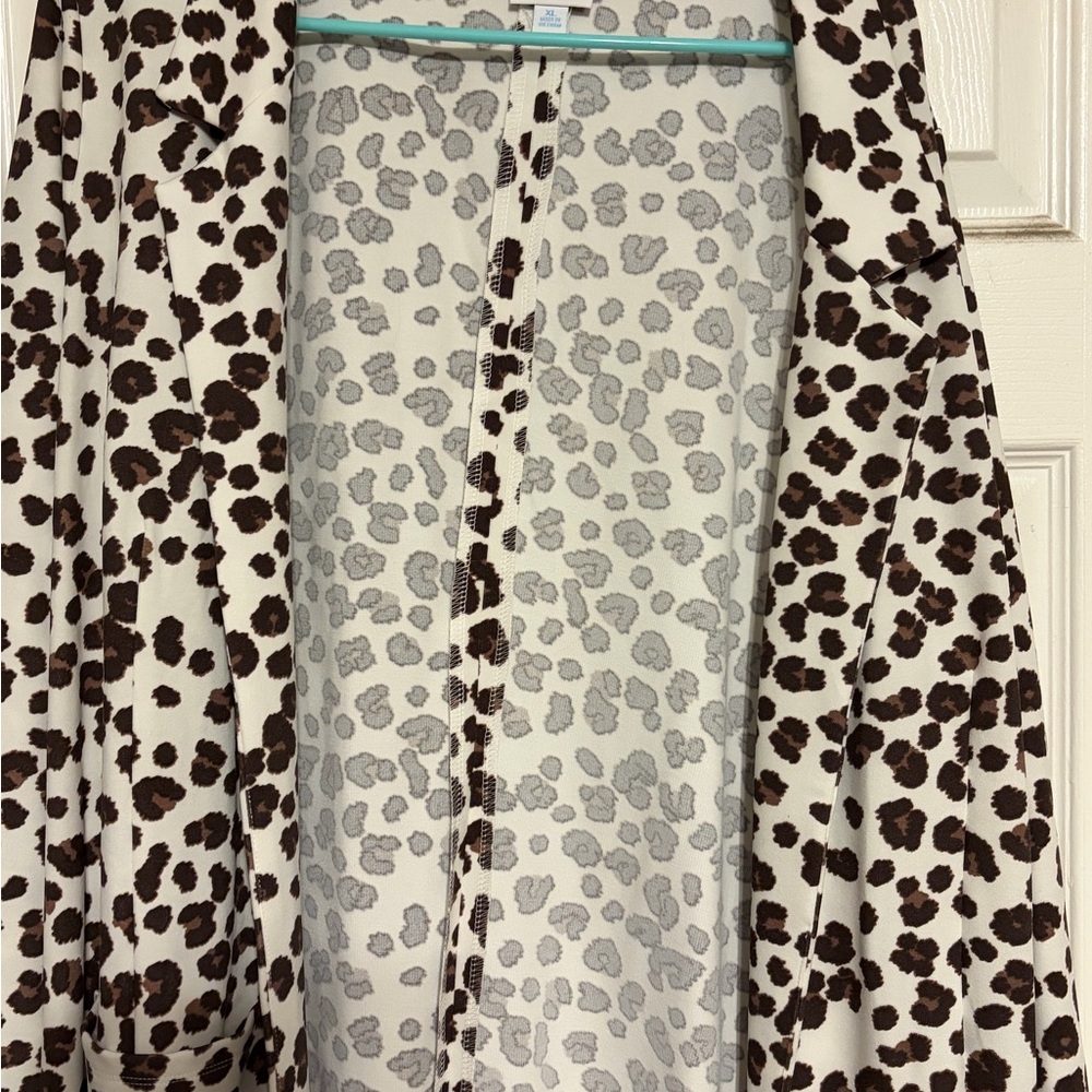 Lularoe- Gwen Blazer Leopard Print